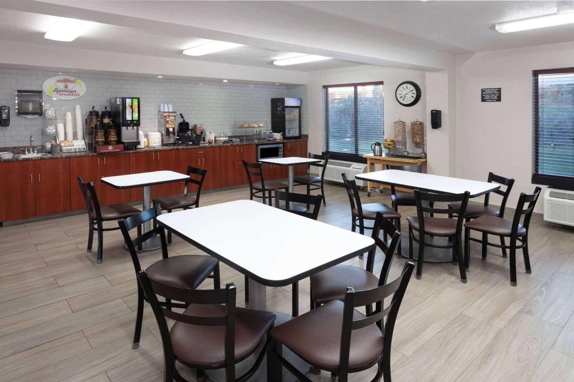 Super 8 By Wyndham Wausau Zewnętrze zdjęcie