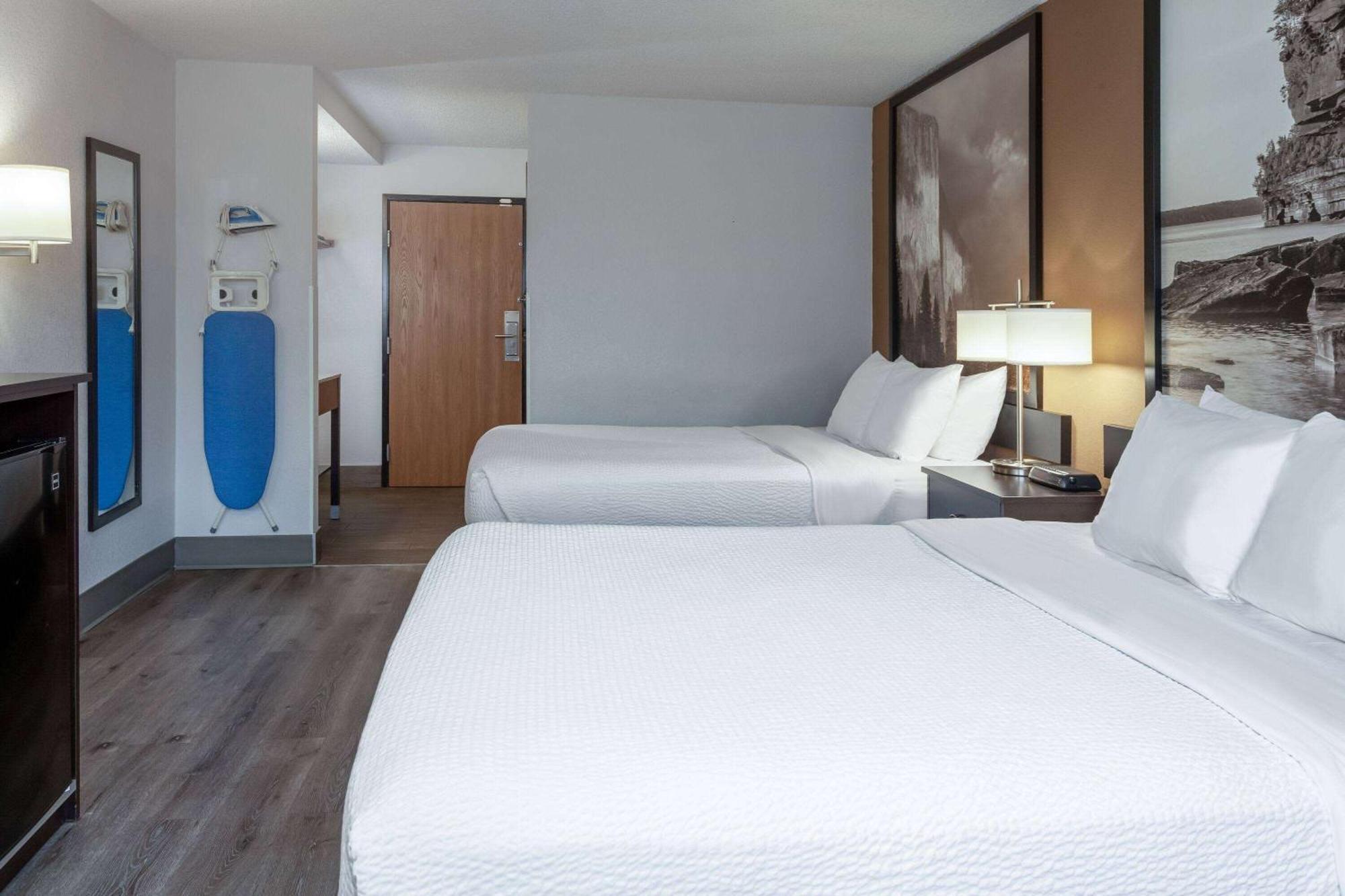 Super 8 By Wyndham Wausau Zewnętrze zdjęcie